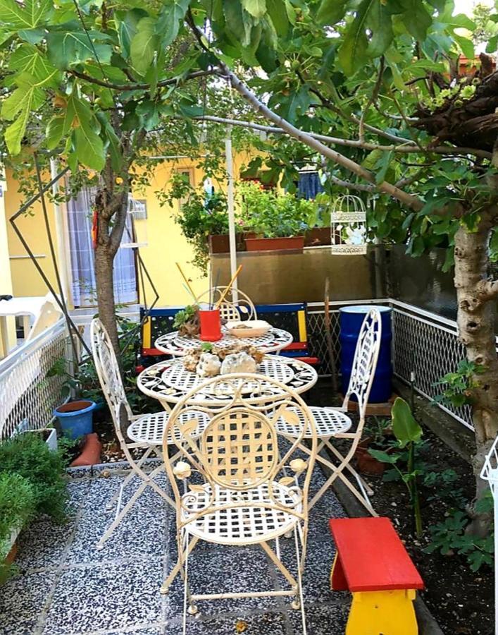 Yellow, Red & Blue Apartment Split Exterior foto
